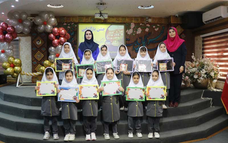 اهدا کتاب درسی و پکیج به دانشآموزان مدرسه مهرگان بابل