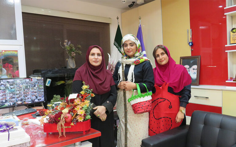 جشن یلدا ۱۴۰۴ در مدرسه غیردولتی دخترانه مهرگان بابل