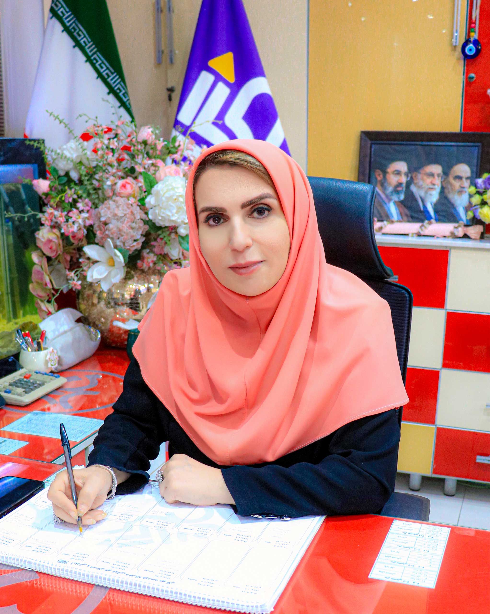 موسس و مدیر دبستان غیردولتی مهرگان بابل